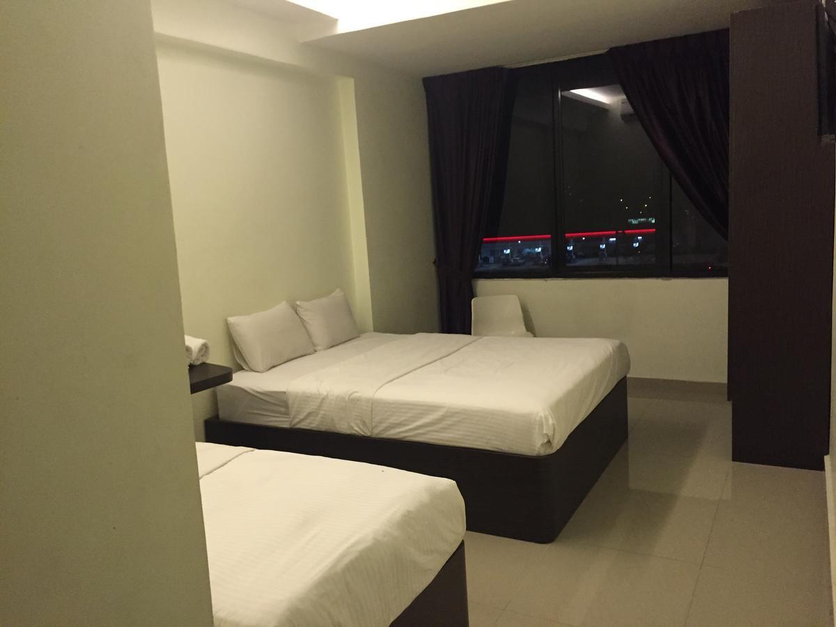 Desa House Hotel Kepong Exterior photo