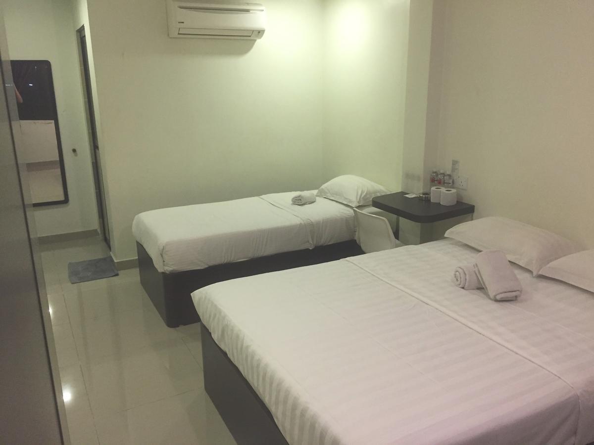 Desa House Hotel Kepong Exterior photo