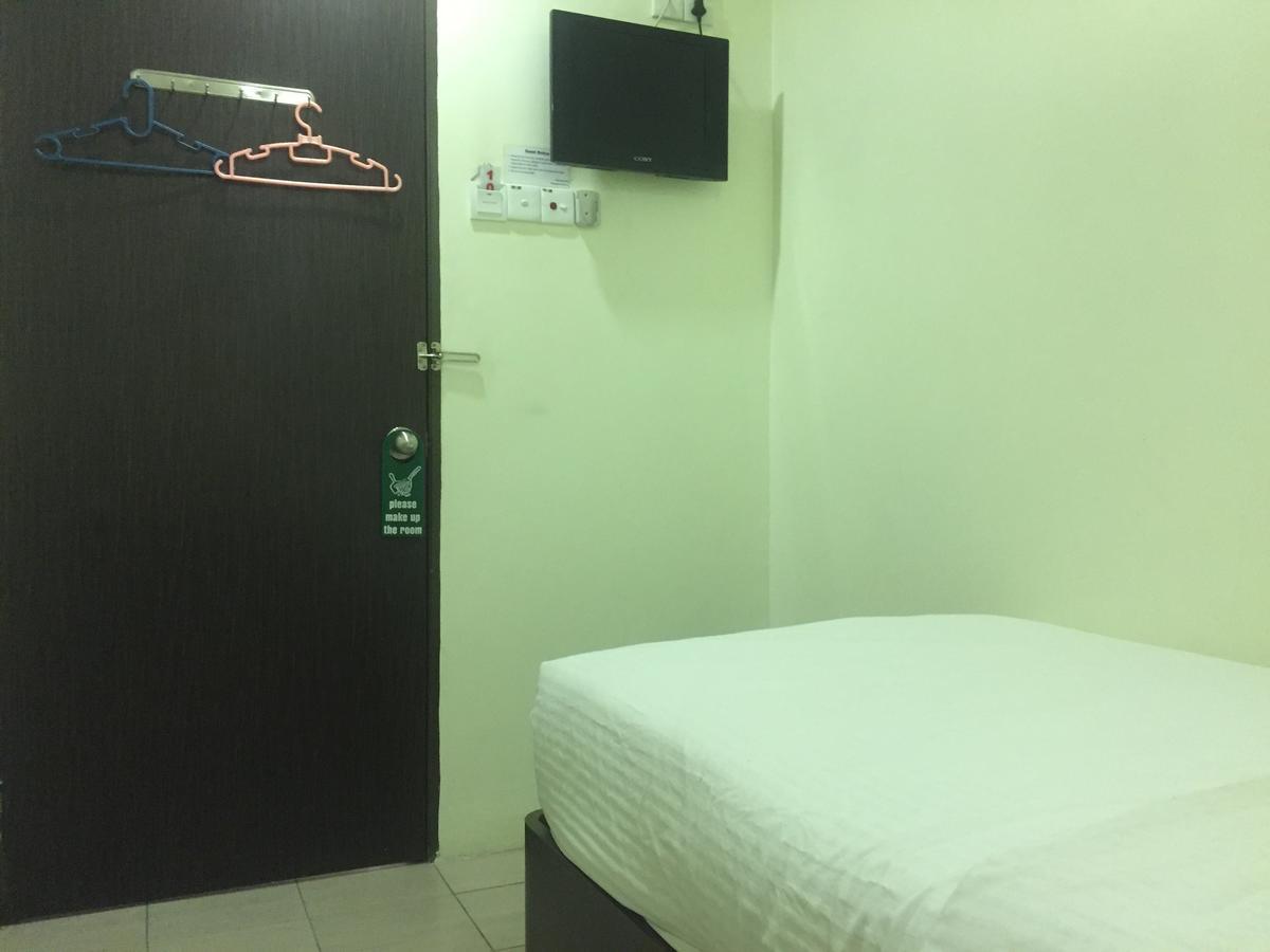 Desa House Hotel Kepong Exterior photo