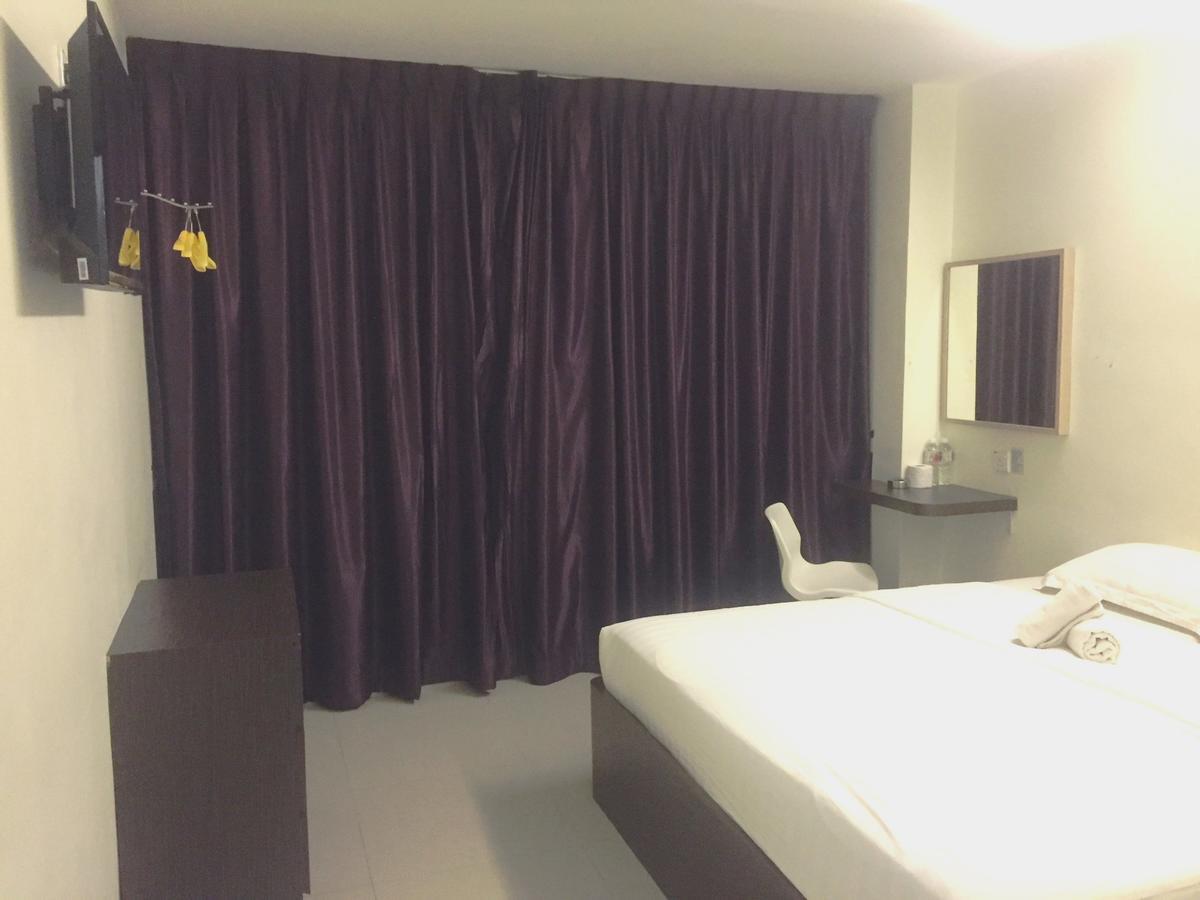Desa House Hotel Kepong Exterior photo