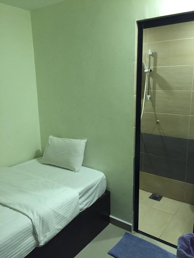 Desa House Hotel Kepong Exterior photo