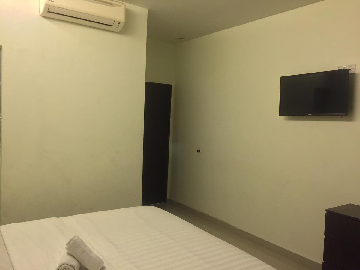 Desa House Hotel Kepong Exterior photo