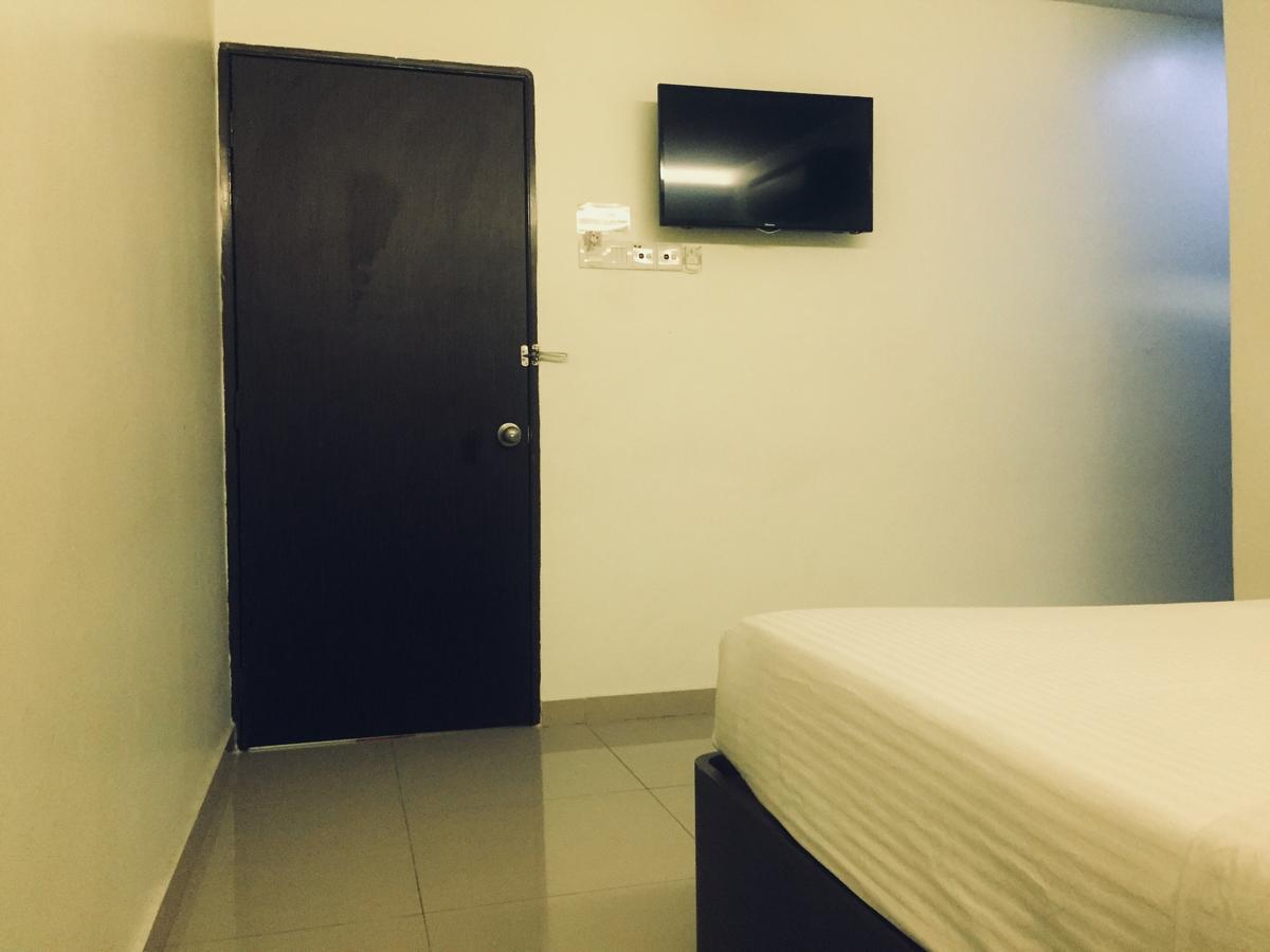 Desa House Hotel Kepong Exterior photo