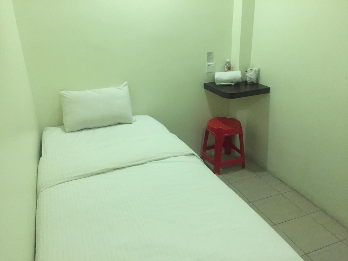 Desa House Hotel Kepong Exterior photo