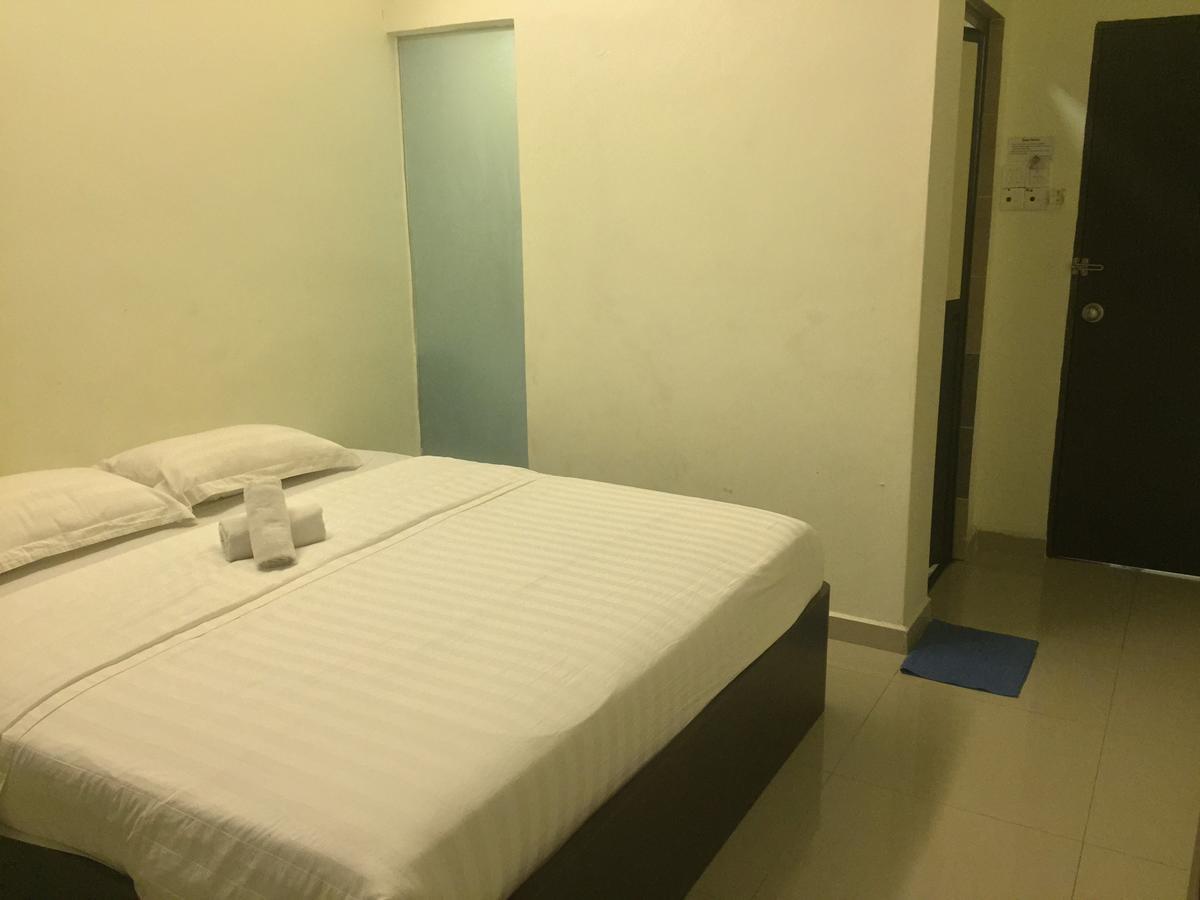 Desa House Hotel Kepong Exterior photo