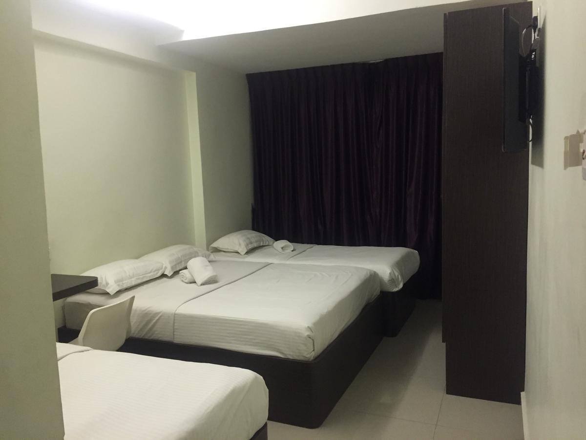 Desa House Hotel Kepong Exterior photo