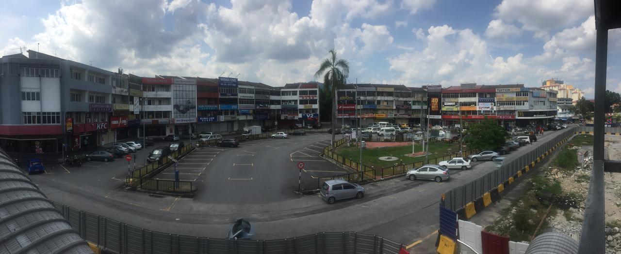 Desa House Hotel Kepong Exterior photo